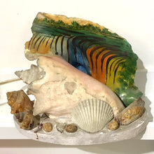 Load image into Gallery viewer, Vintage Souvenir Shell Lamps