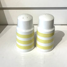 Load image into Gallery viewer, Vintage Carrigaline Pottery Salt &amp; Pepper Set