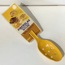 Load image into Gallery viewer, Vintage Plastic Kitchen Utensils