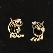 Load image into Gallery viewer, Rhinestone Screw Back Earrings