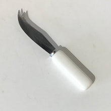 Load image into Gallery viewer, 1970s Cheese Knives