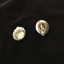 Load image into Gallery viewer, Vintage Rhinestone Screw Back Earrings