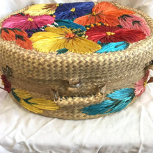 Load image into Gallery viewer, Vintage Souvenir Style Woven Straw Overnight Case