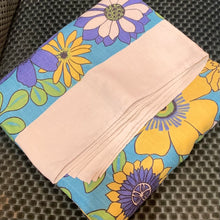 Load image into Gallery viewer, 1960s Linen Flower Power Tablecloth