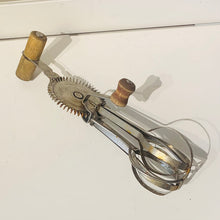Load image into Gallery viewer, Vintage Egg Beaters
