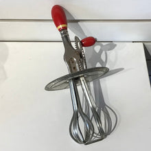 Load image into Gallery viewer, Vintage Egg Beaters