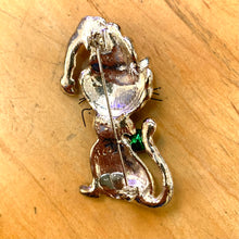 Load image into Gallery viewer, Christmas Kitty Brooch