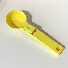 Load image into Gallery viewer, Vintage Plastic Kitchen Utensils