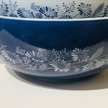Load image into Gallery viewer, Vintage Pyrex Colonial Mist Cinderella Mixing Bowl Set