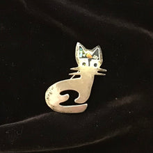 Load image into Gallery viewer, Vintage Mexican Silver Cat Brooch