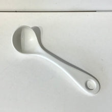 Load image into Gallery viewer, Vintage Plastic Kitchen Utensils
