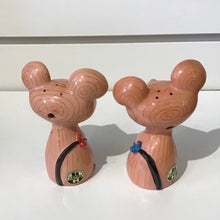Load image into Gallery viewer, Holt Howard Merry Mice Salt &amp; Pepper Set