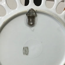 Load image into Gallery viewer, Mod Flower Porcelain Plate