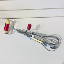 Load image into Gallery viewer, Vintage Egg Beaters