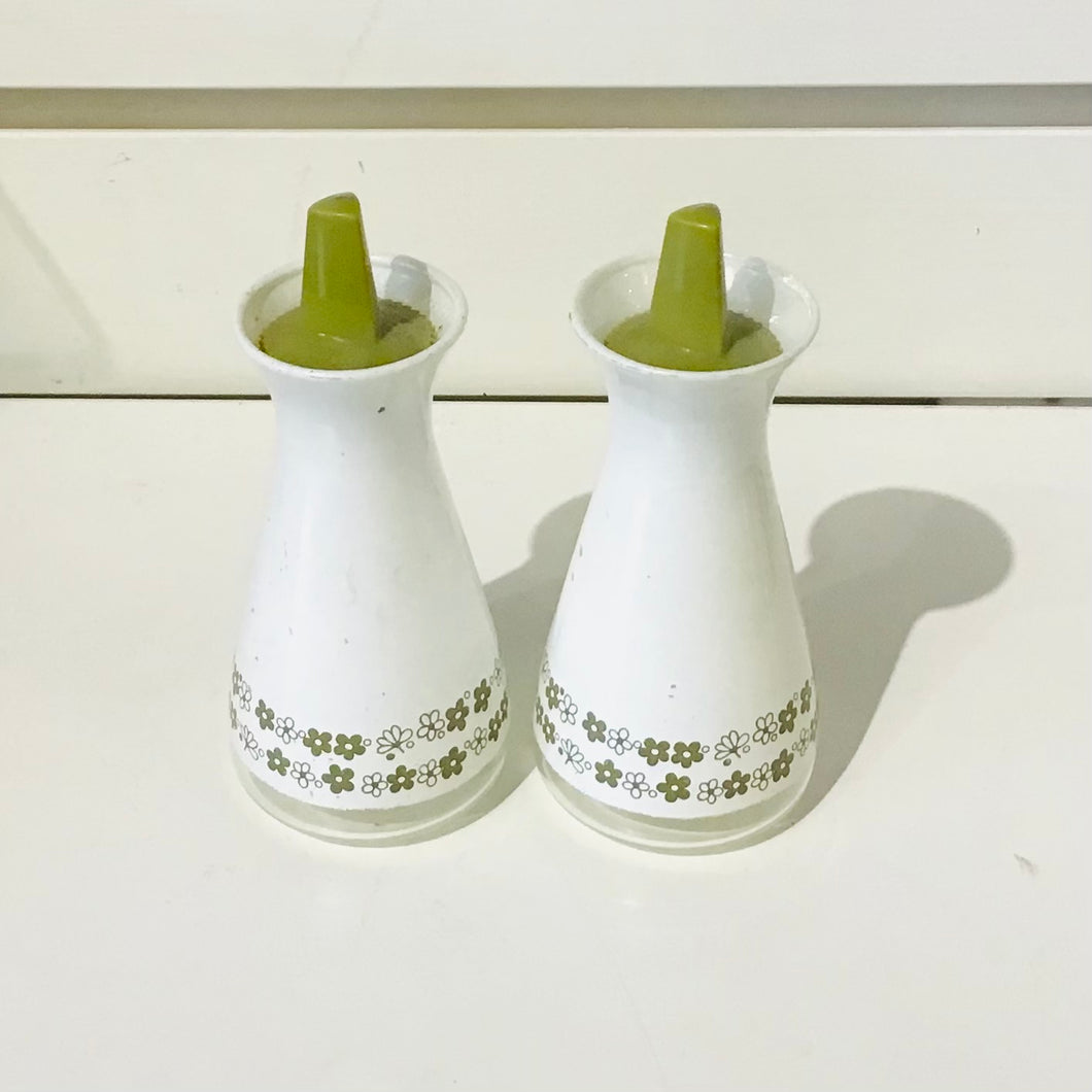 Vintage Pyrex Salt & Pepper Set