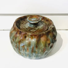 Load image into Gallery viewer, Studio Pottery Jar