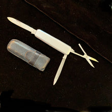 Load image into Gallery viewer, Pocket Knives