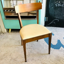 Load image into Gallery viewer, Classic Dining Chair