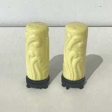 Load image into Gallery viewer, 1940s Salt &amp; Pepper Set