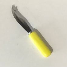 Load image into Gallery viewer, 1970s Cheese Knives