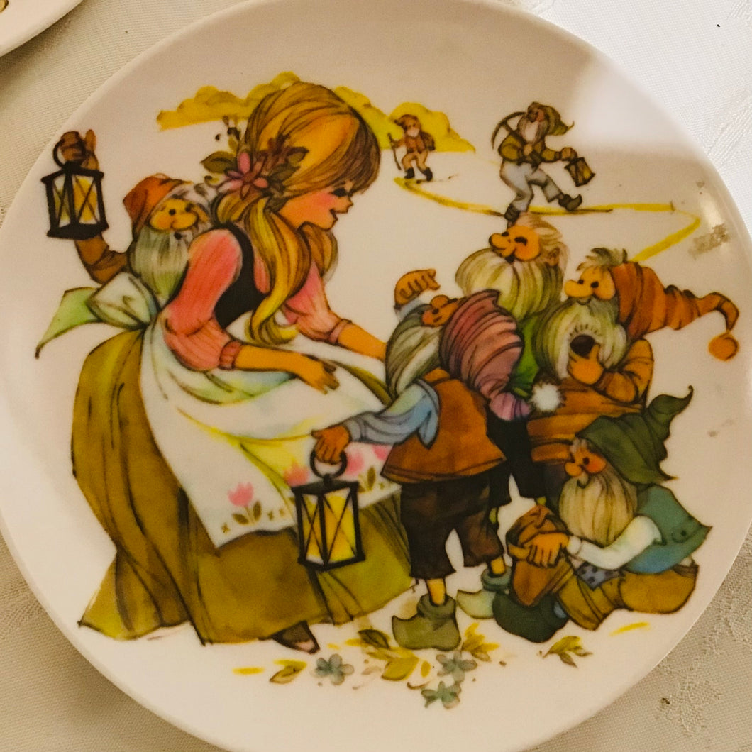 1970s Melmac Plate Pair