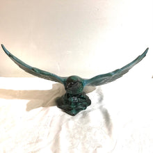 Load image into Gallery viewer, Blue Mountain Pottery Eagle