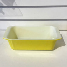 Load image into Gallery viewer, Vintage Pyrex Daisy Loaf pan