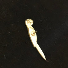 Load image into Gallery viewer, Vintage Parrot Pin