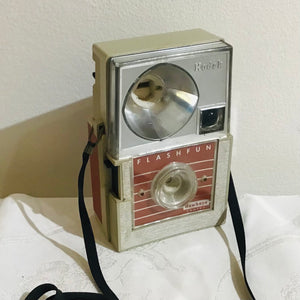 Vintage Cameras & Photography Accessories