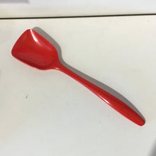 Load image into Gallery viewer, Vintage Plastic Kitchen Utensils