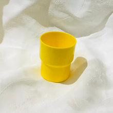 Load image into Gallery viewer, 1980s Design Motivation Ltd Plastic Dishware