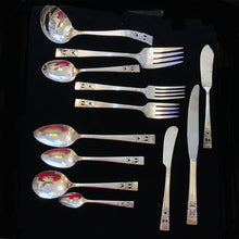 Load image into Gallery viewer, Coronation by Oneida Community Plate Flatware Set