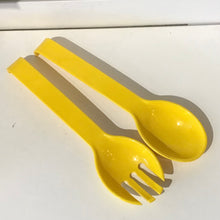 Load image into Gallery viewer, Vintage Plastic Kitchen Utensils