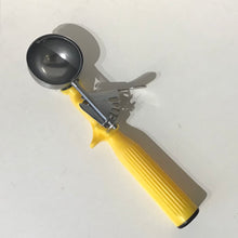 Load image into Gallery viewer, Vintage Plastic Kitchen Utensils