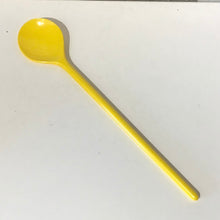Load image into Gallery viewer, Vintage Plastic Kitchen Utensils