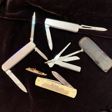 Load image into Gallery viewer, Pocket Knives