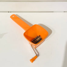 Load image into Gallery viewer, Vintage Plastic Kitchen Utensils