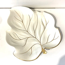 Load image into Gallery viewer, Carltonware Leaf Dish