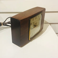 Load image into Gallery viewer, 1940s General Electric Clock