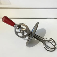 Load image into Gallery viewer, Vintage Egg Beaters