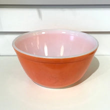Load image into Gallery viewer, Vintage Pyrex 402 Bowl
