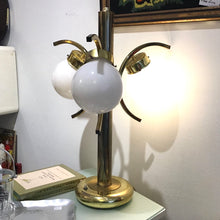 Load image into Gallery viewer, 1970s Brass Trilight Table Lamp