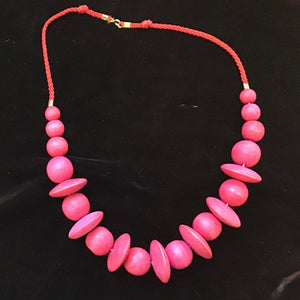 1980s Fuschia Beads Necklace