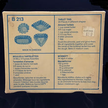 Load image into Gallery viewer, Vintage Tartlet Tin Set
