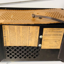 Load image into Gallery viewer, Vintage Bakelite Radios