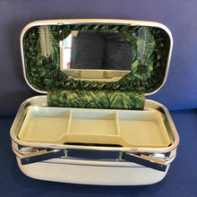 Load image into Gallery viewer, Vintage Eaton Train Case