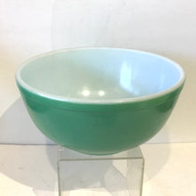 Load image into Gallery viewer, Vintage Pyrex Mixing Bowl