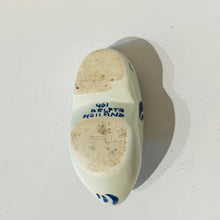 Load image into Gallery viewer, Delft Souvenir Clog Ashtray