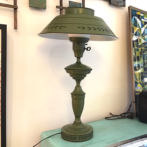 1970s Colonial Style Tole Lamp