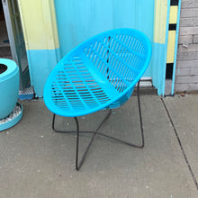 Load image into Gallery viewer, Vintage Solair Chair